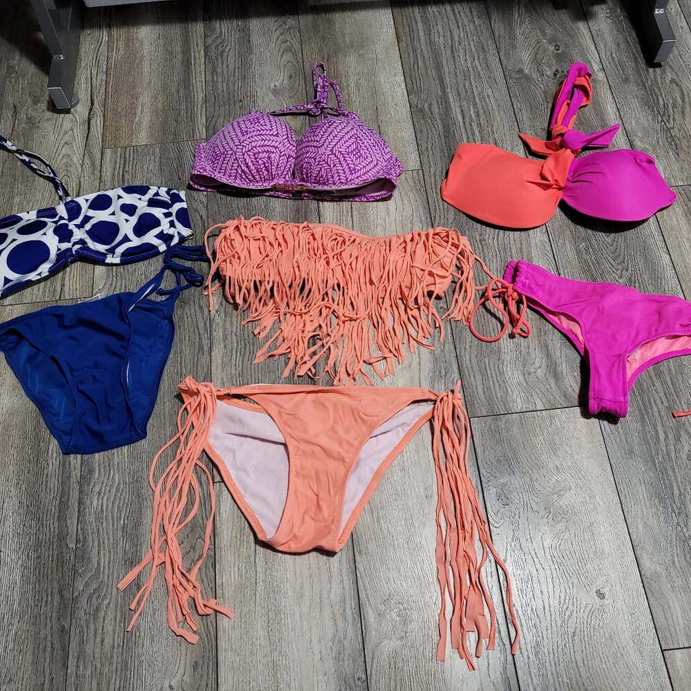 Bikini - Picture 1 of 3